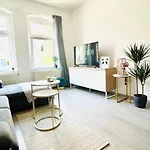 Renoviertes Apartment In Zentraler Lage - Wlan, Smart-Tv, Kueche, Balkon Und Queensize-Bett Fuer 4 Gaeste